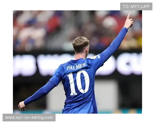 切尔西右路制造连续威胁,帕尔默横敲被破坏